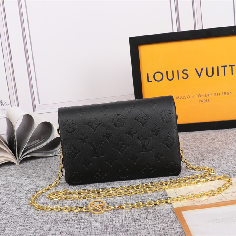 Pochette Coussin Chain bag Black size 20*14*8cm