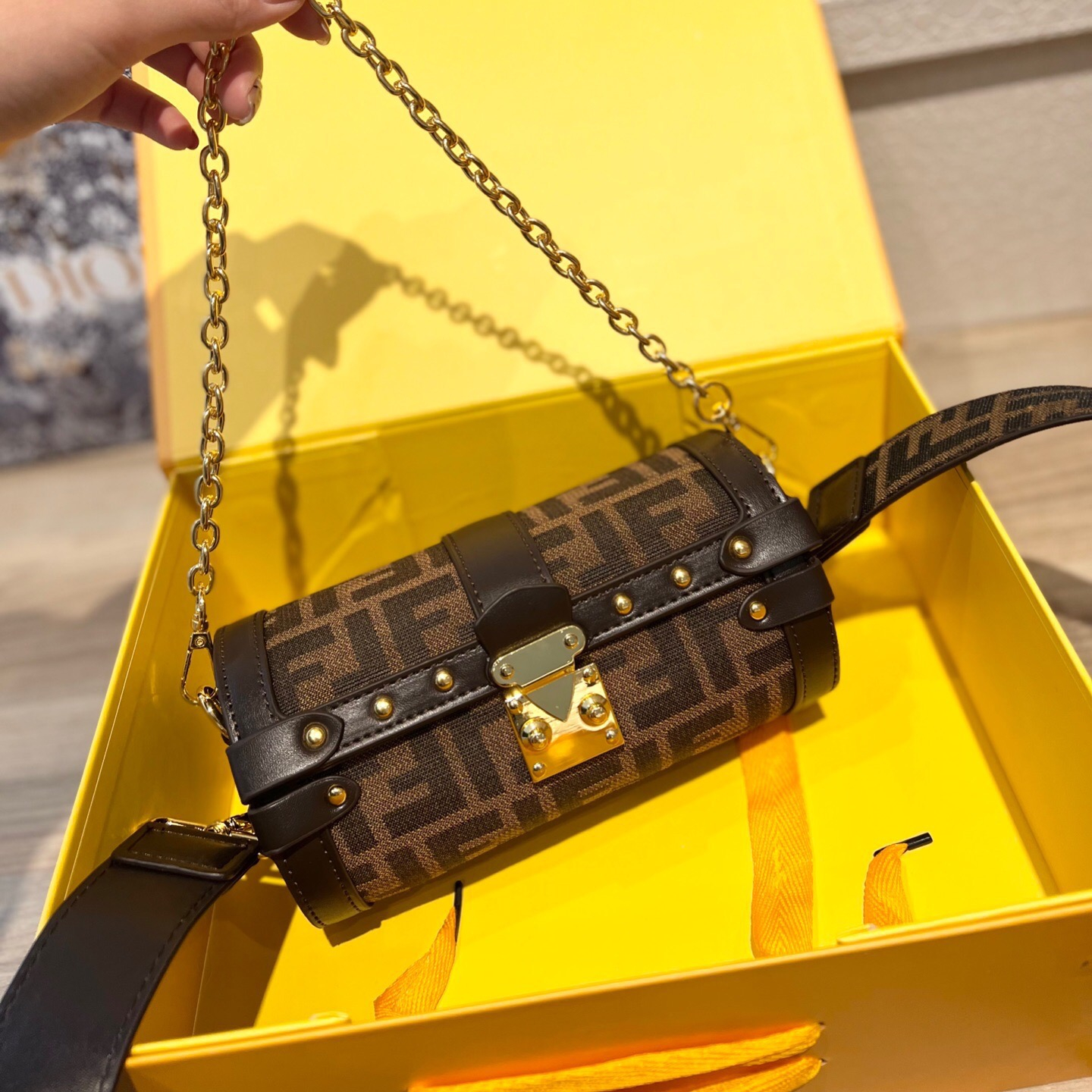 Bags size:20*10*10cm