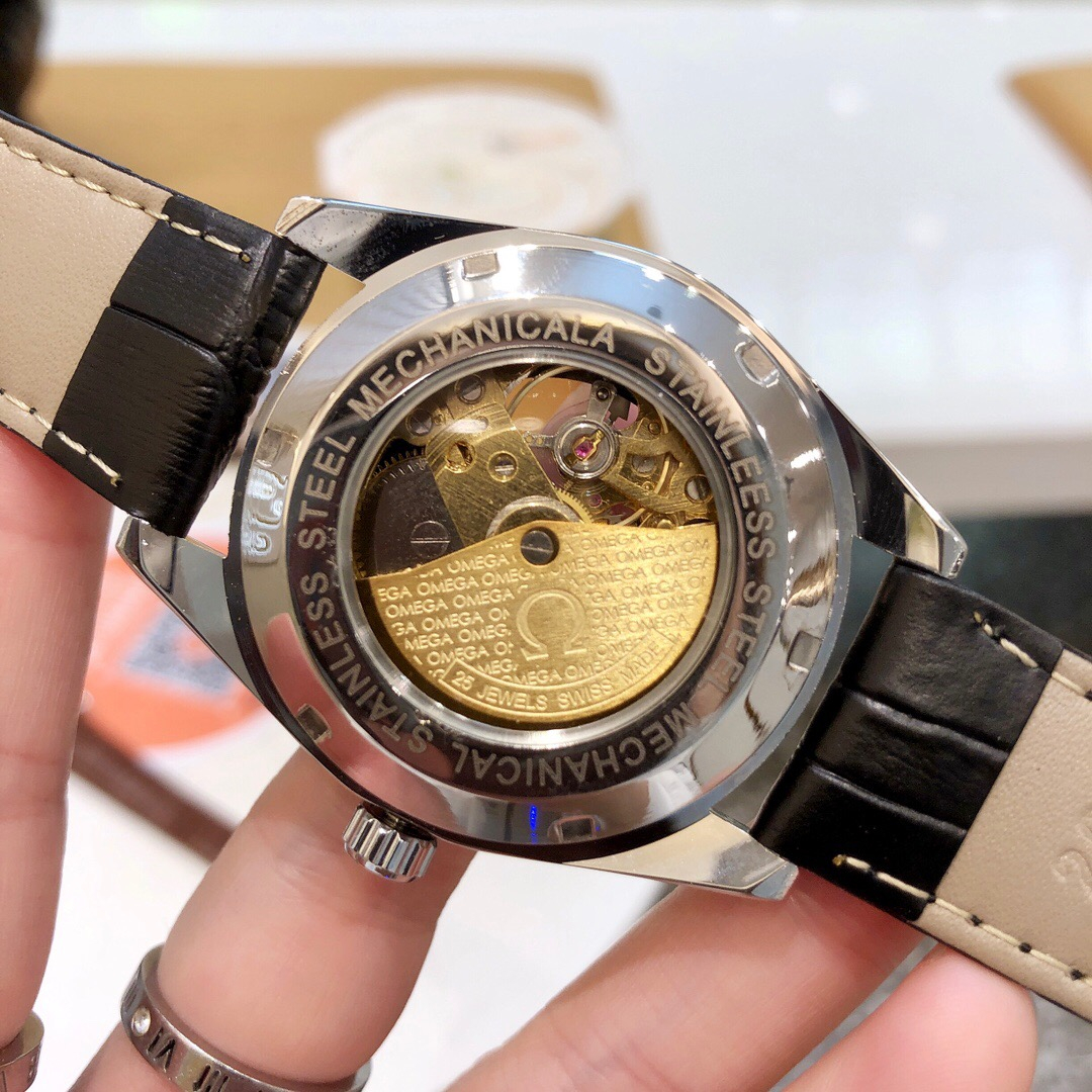 Quartz Watch 5 Colors Size:40MM