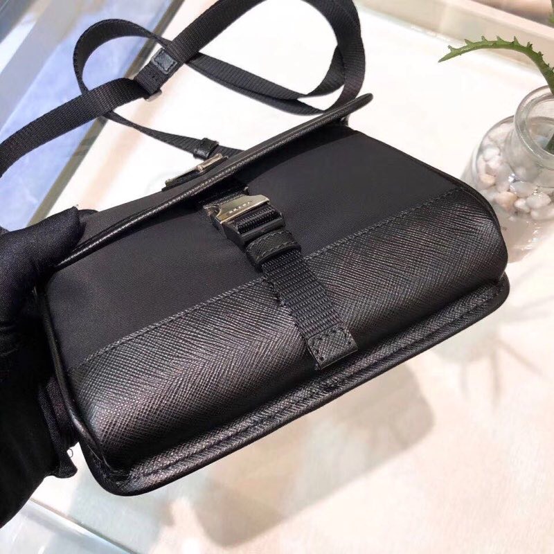 Men's Messenger Bag For Men And Women Bag 2 Colors Size 18*14*3 cm