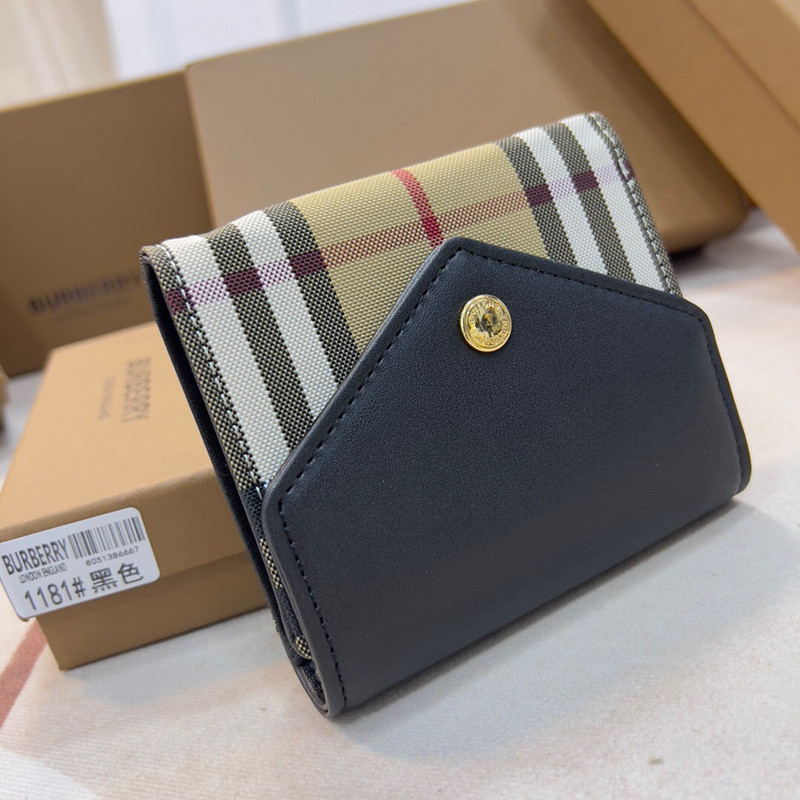 Vintage Folding Wallet Brown Size: 8.5*4*9cm