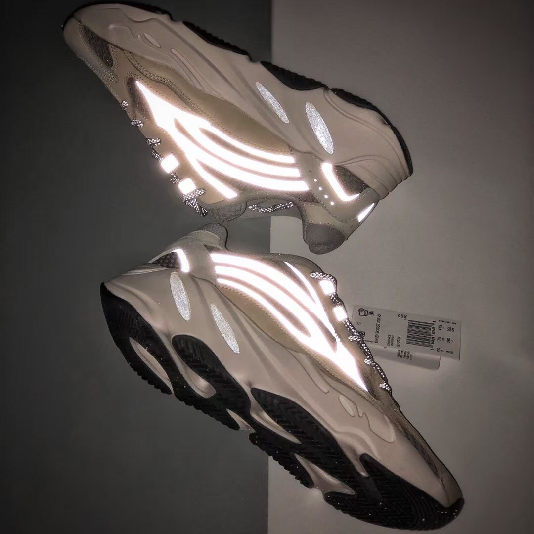 Yeezy Boost 700V2 EU36-EU47 / US3.5-US12