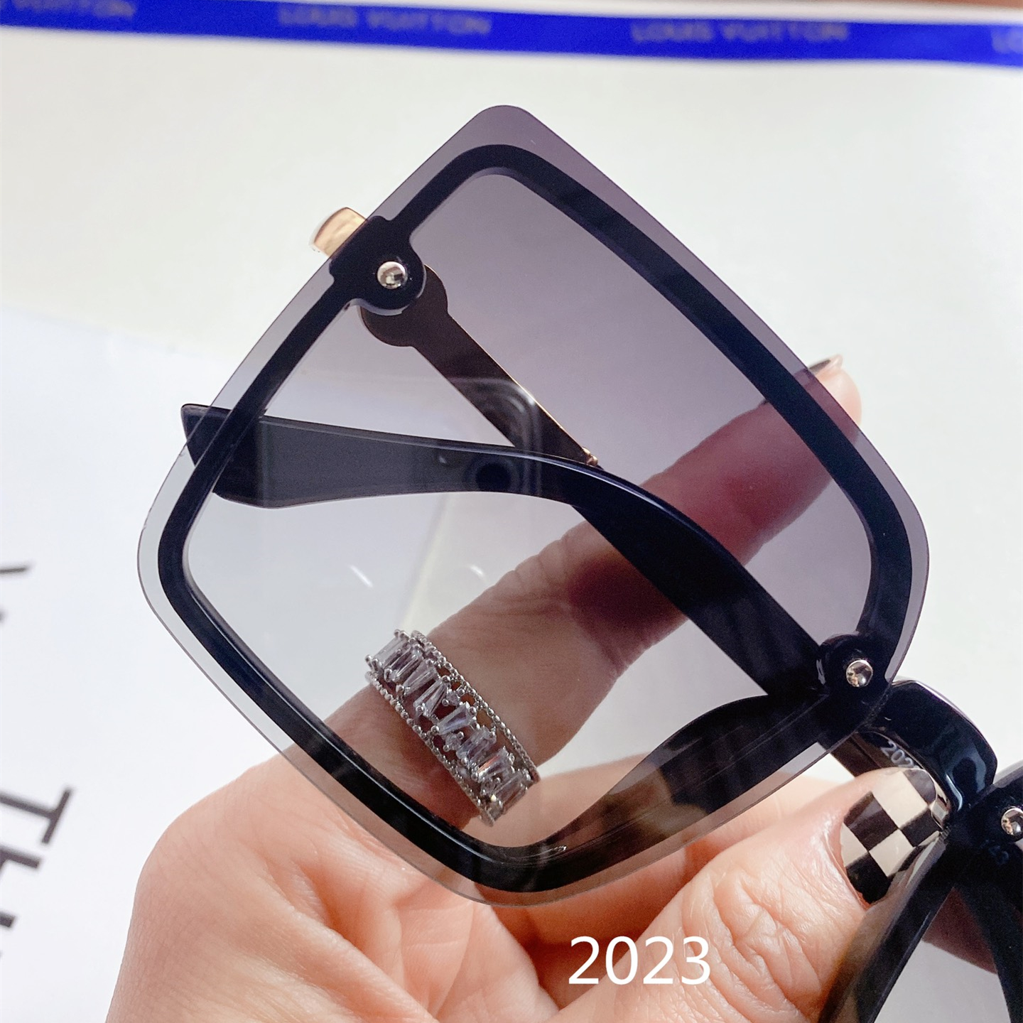 Men's And Women's Sunglasses 2 Colors