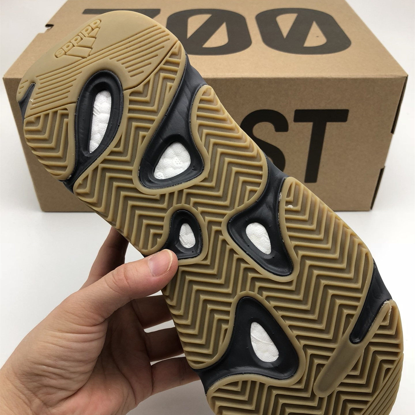 Yeezy Boost 700V2 EU36-EU47 / US3.5-US12