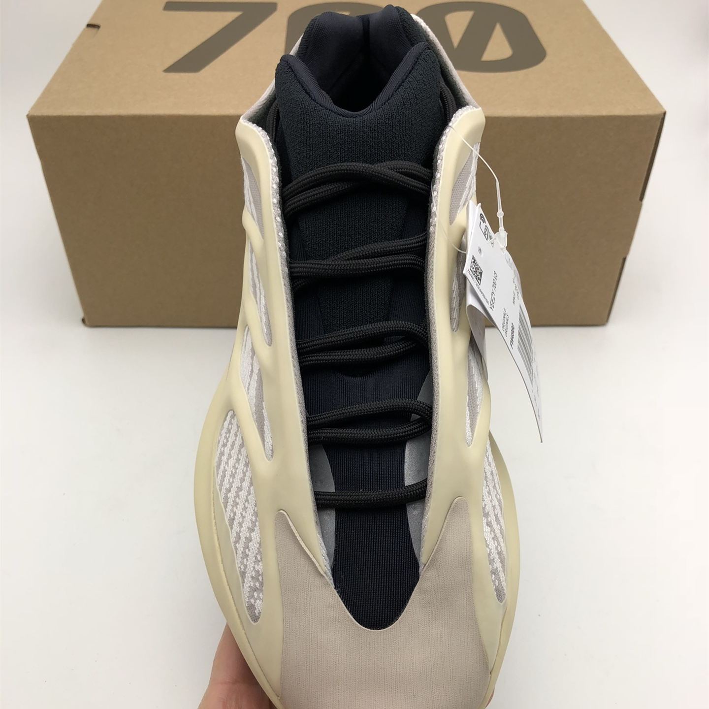 Yeezy Boost 700V3 EU36-EU46 / US3.5-US11