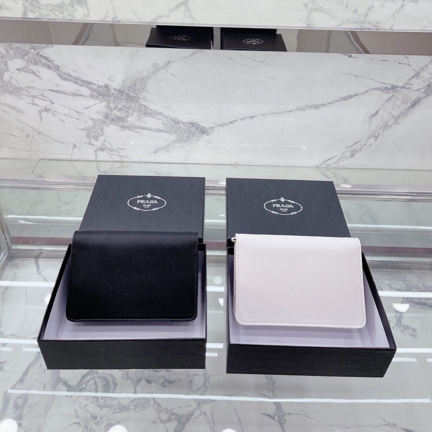 Saffiano Bag Size:22 *15cm