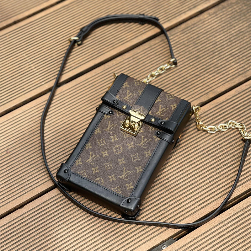Trunk Vertical Chain Bag Mobile Phone Bag Size11*17.5*3.5cm