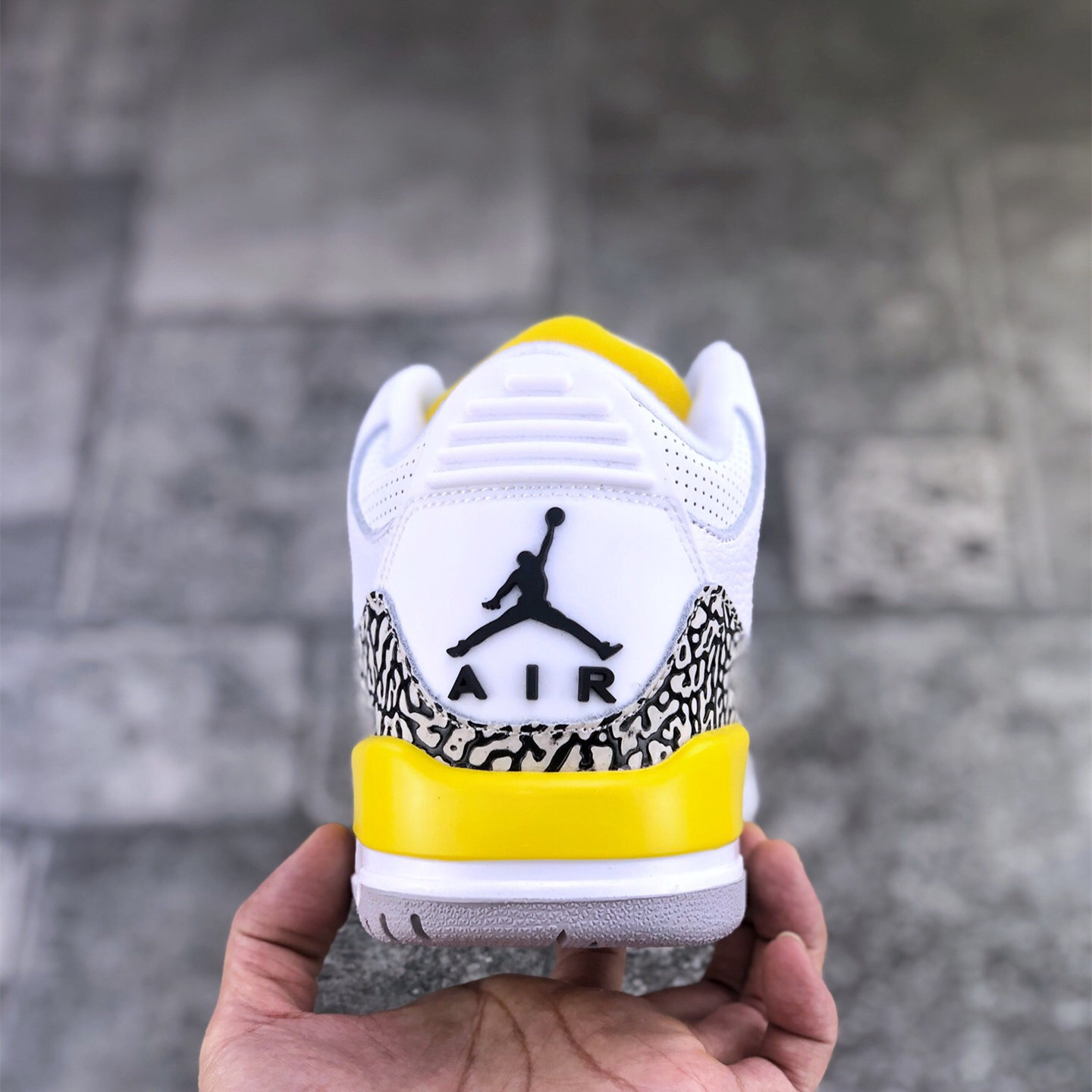 Air Jordan 3 WMNS “Laser Orange” Size:EU36-EU46/US4-US12