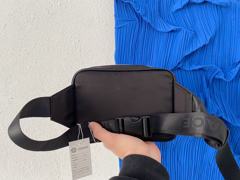 La Medusa Fanny Pack Size 22*16*5 cm