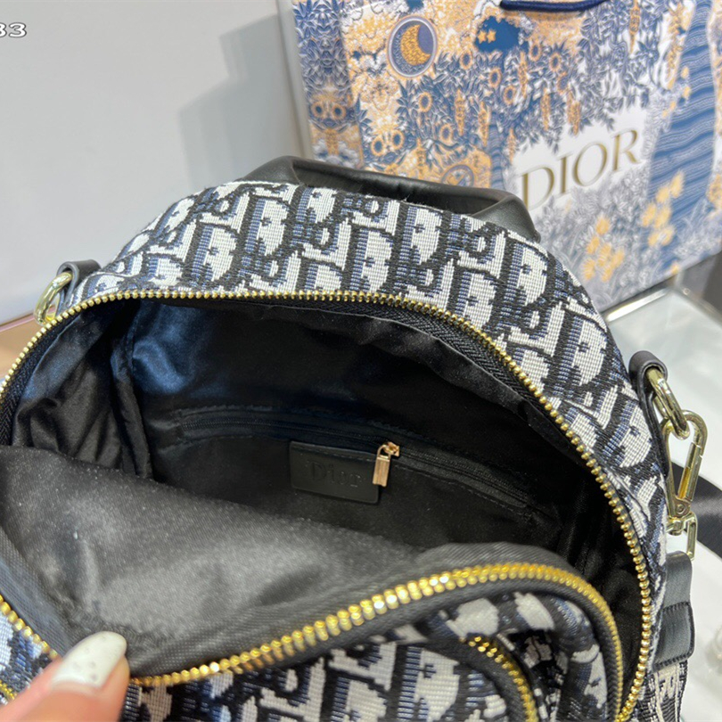 Backpack Size:27*12*30cm