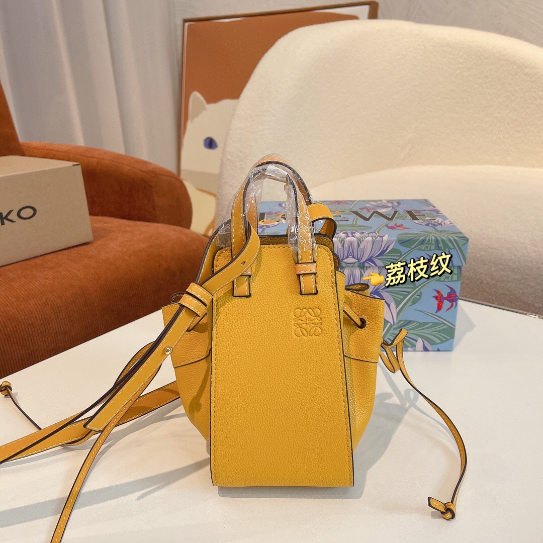 Bag Size：16*11*19CM