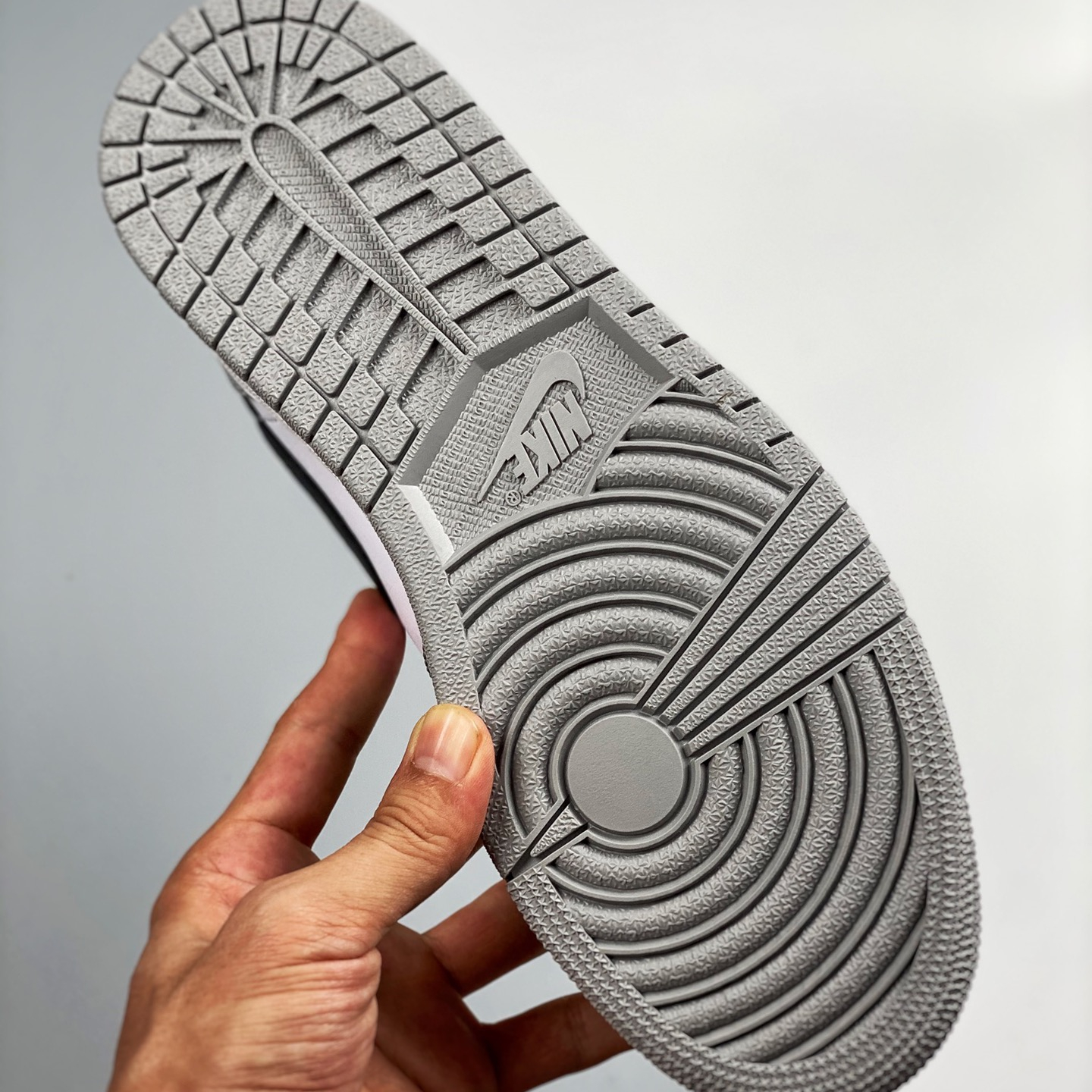 Air Jordan 1 Mid Leisure Board Shoes EU36-EU47.5/ US4-US13