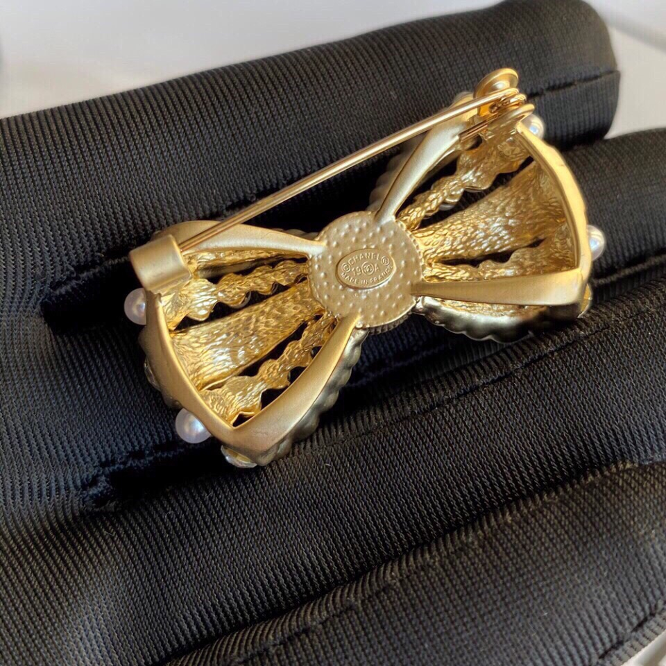 Bow Tie Brooches 1:1