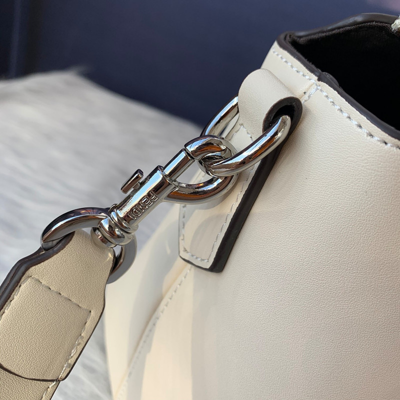 Roma Handbag Women's Crossbody Bag 2 Colors Size 27*15*13 cm