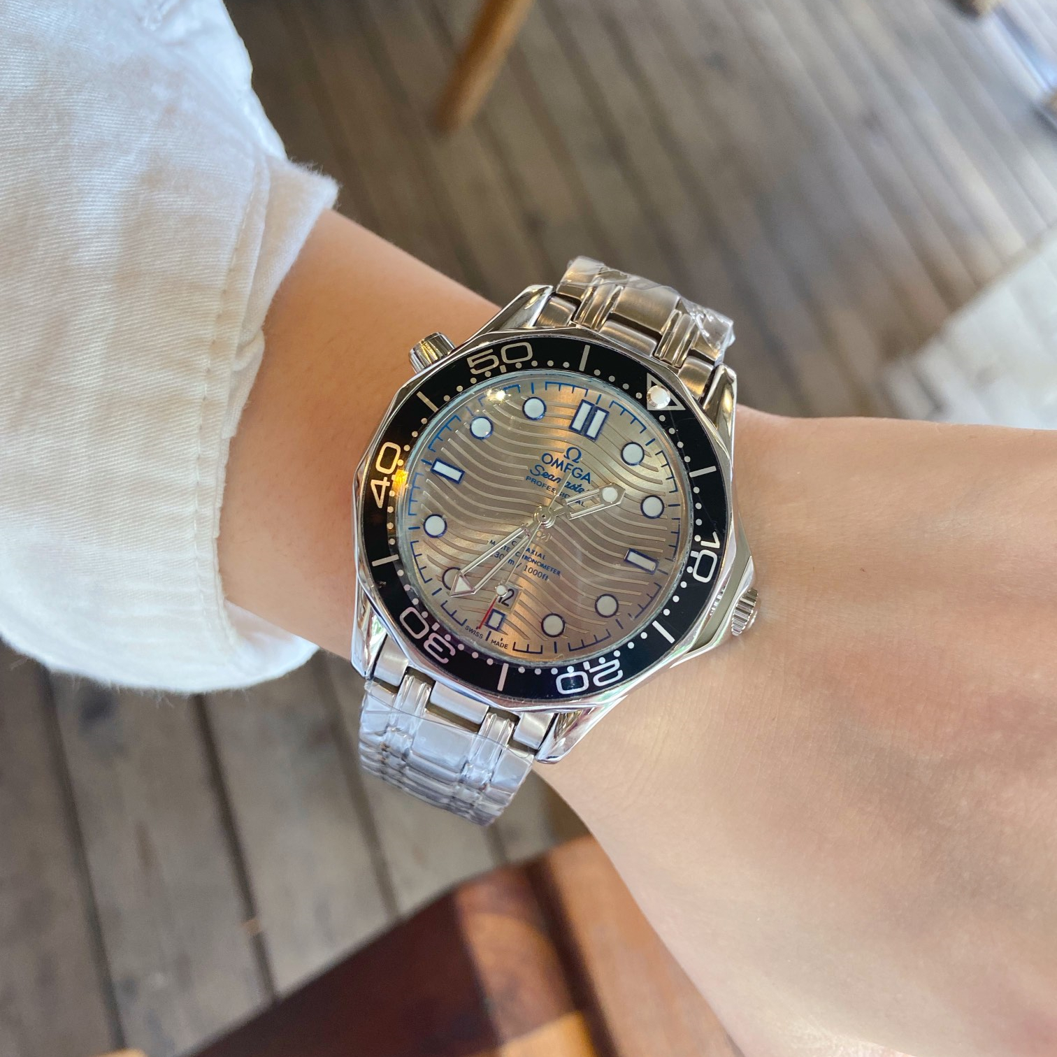 Quartz Watch 3 Colors Size:40MM