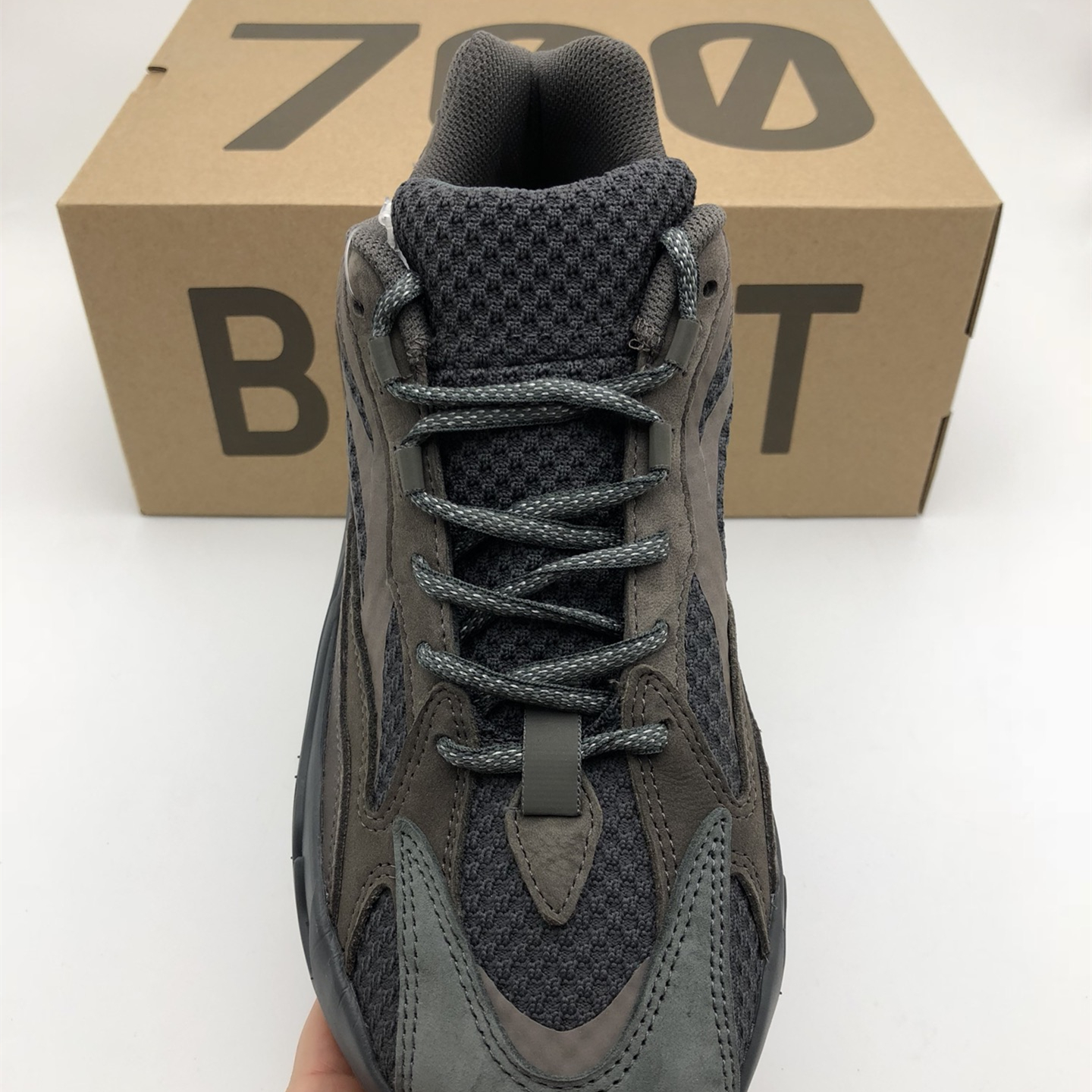 Yeezy Boost 700V2 EU36-EU47 / US3.5-US12