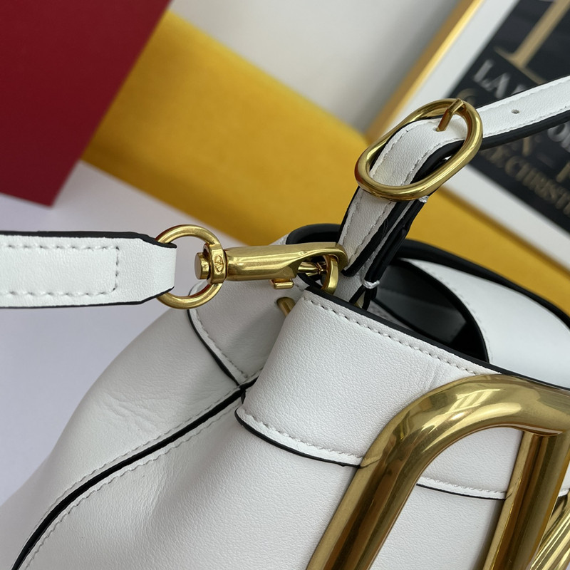 Garavani Supervee Women's Clutch Bag Crossbody Bags Size 20*19*12 cm