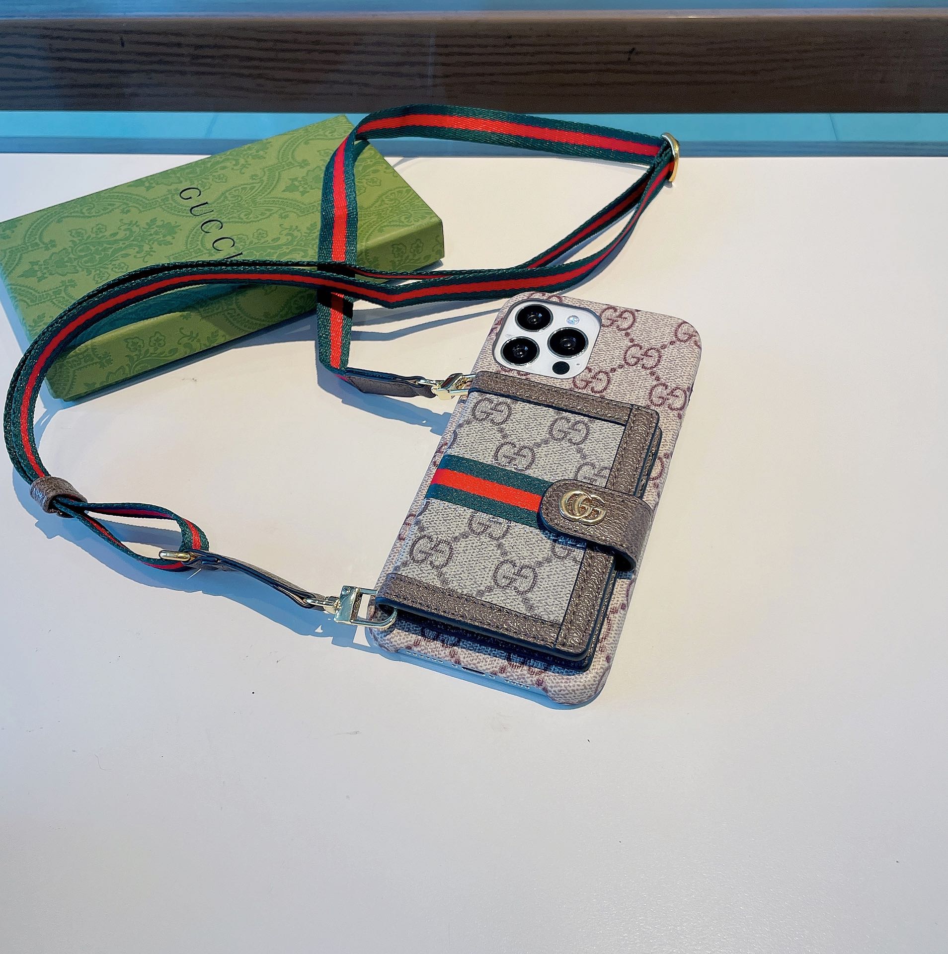 2022 Ophidia New i Phone Case