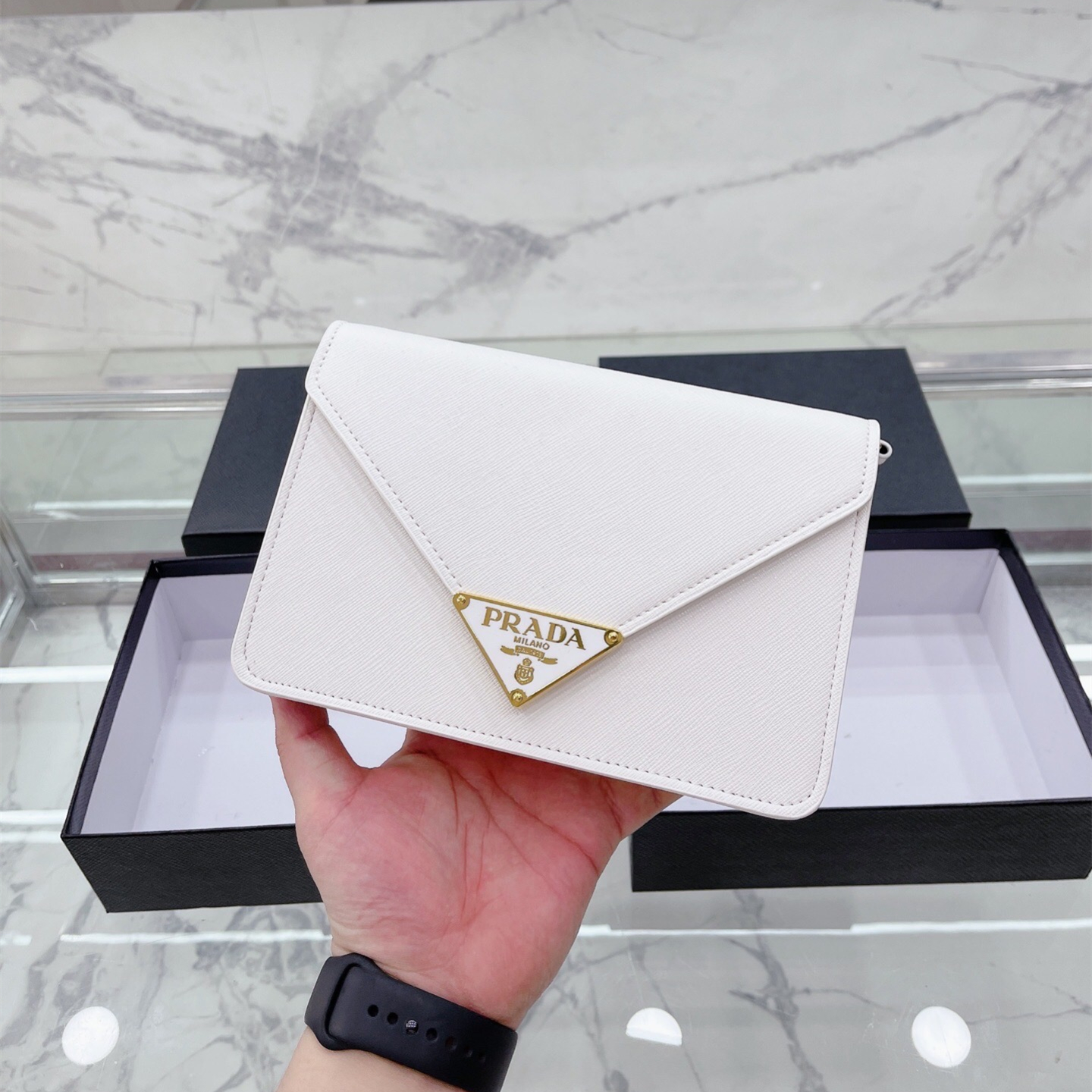 Saffiano Bag Size：22 *15cm