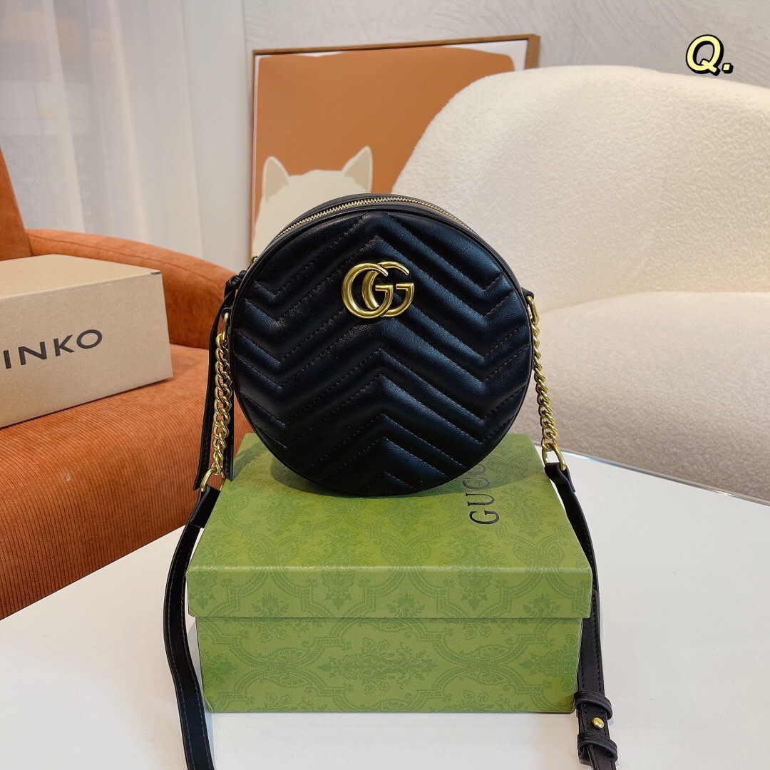 Bags Size: 19*7*19cm