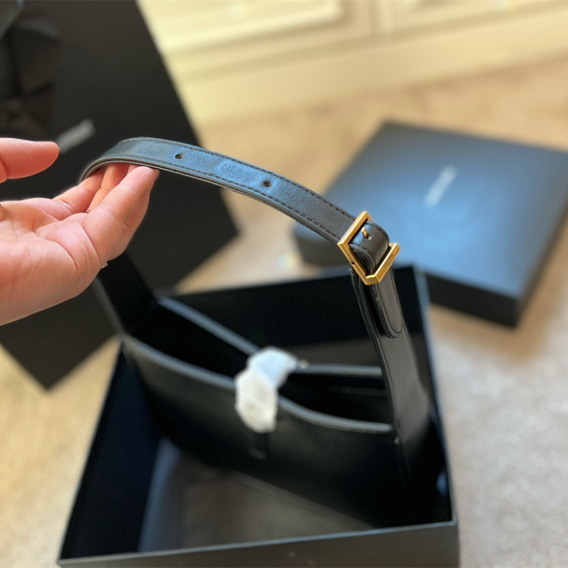 Le 5a7 Size:24×16×6cm