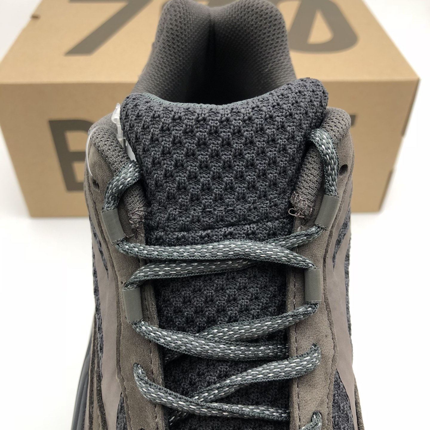Yeezy Boost 700V2 EU36-EU47 / US3.5-US12