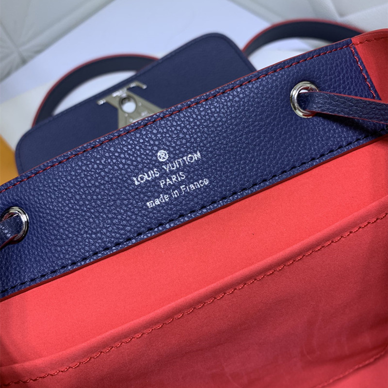 Lockme Shoulder Bag Ladies Fashion Backpack Schoolbag Size 22 * 28 * 13 cm