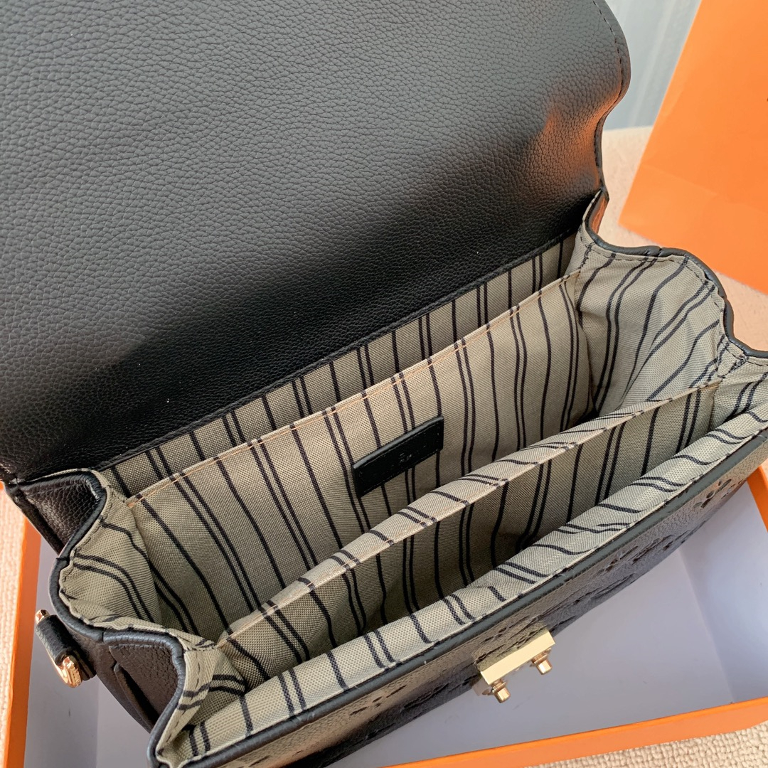 Pochette Metis Size: 25*19CM