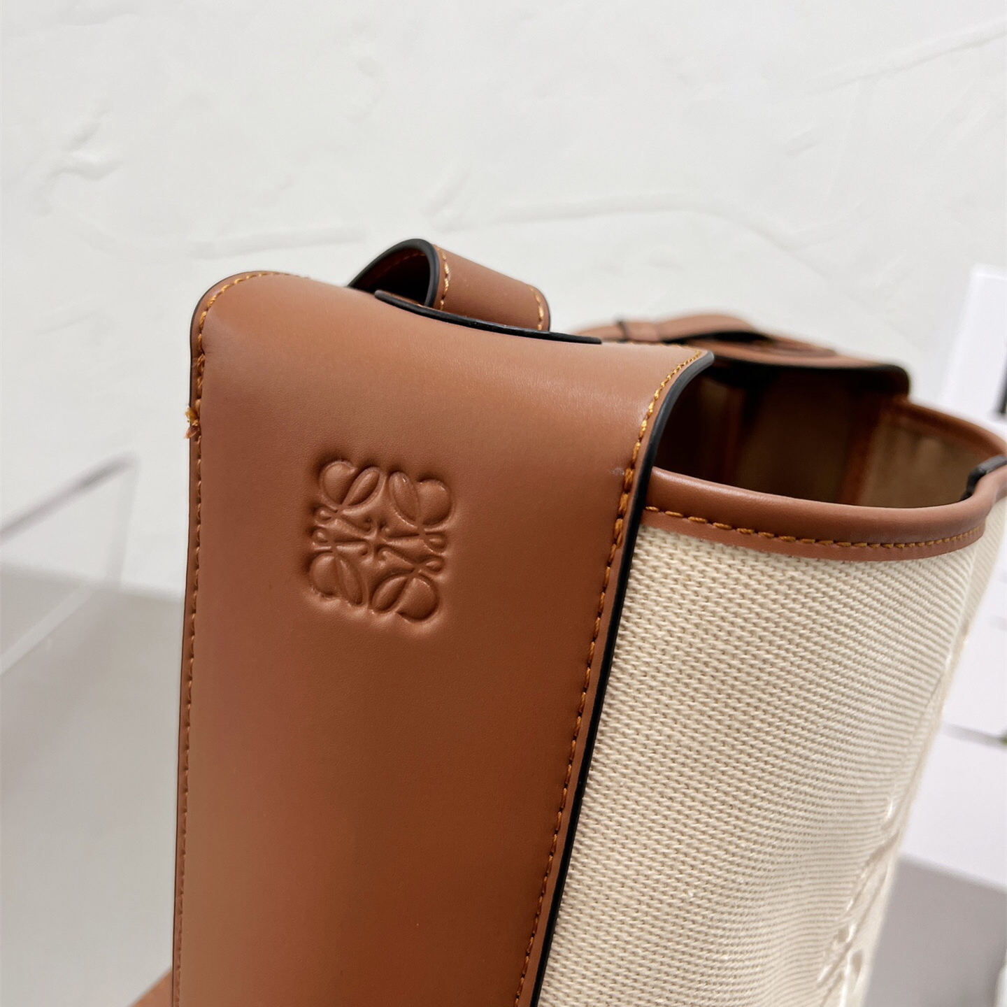 Hobo Anagram Bag Size:32*26*13CM