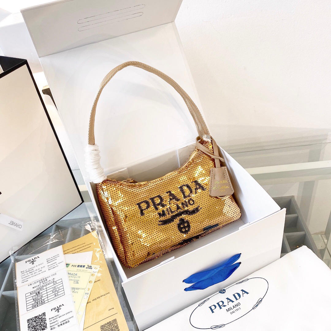 Re-Edition 2000 hobo Bag Size:22CM