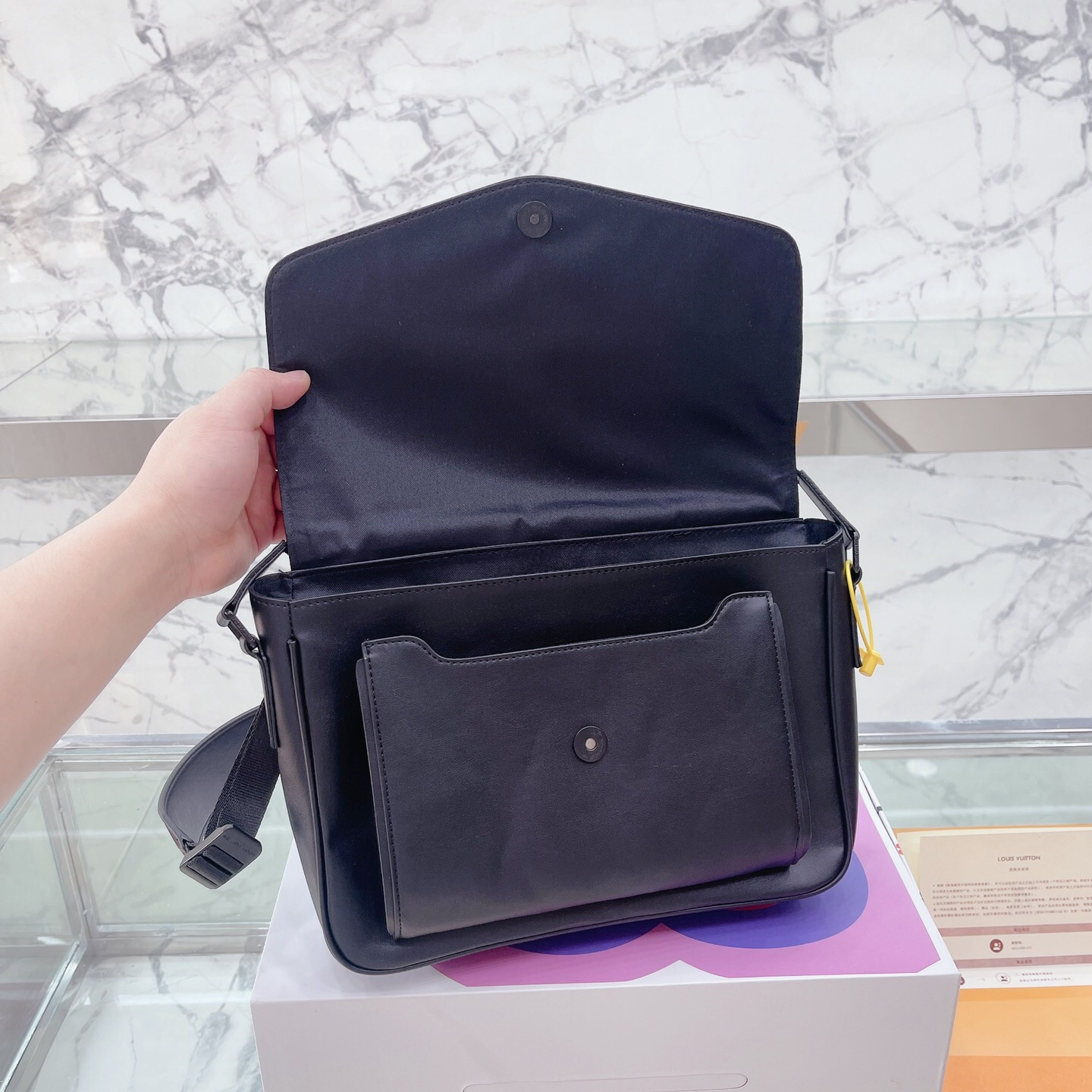 voyager Bags size:30*25cm