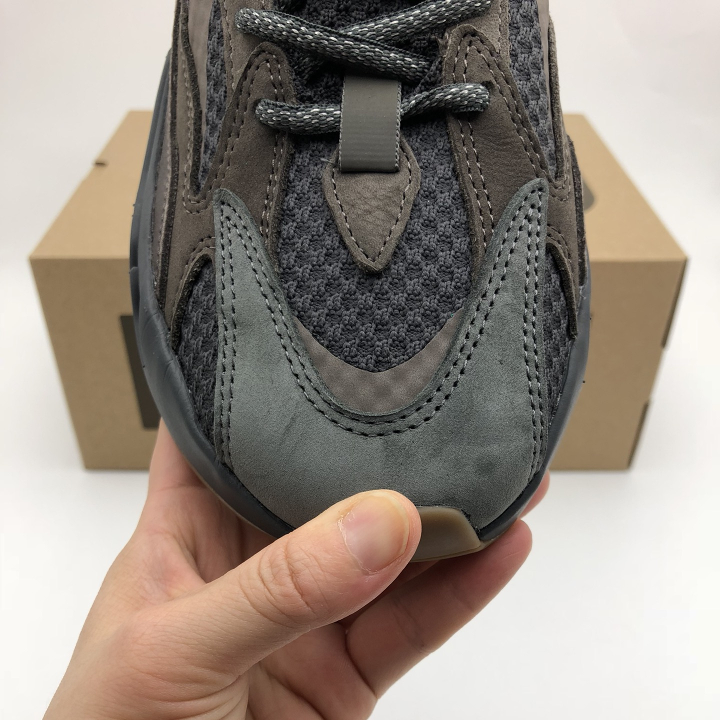 Yeezy Boost 700V2 EU36-EU47 / US3.5-US12