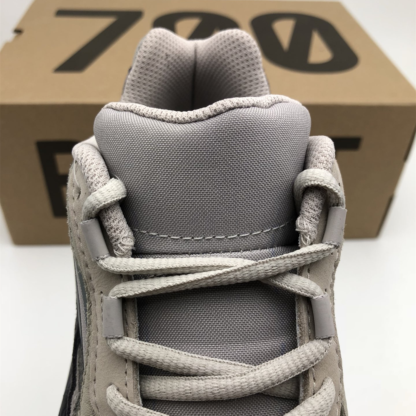 Yeezy Boost 700V2 EU36-EU47 / US3.5-US12