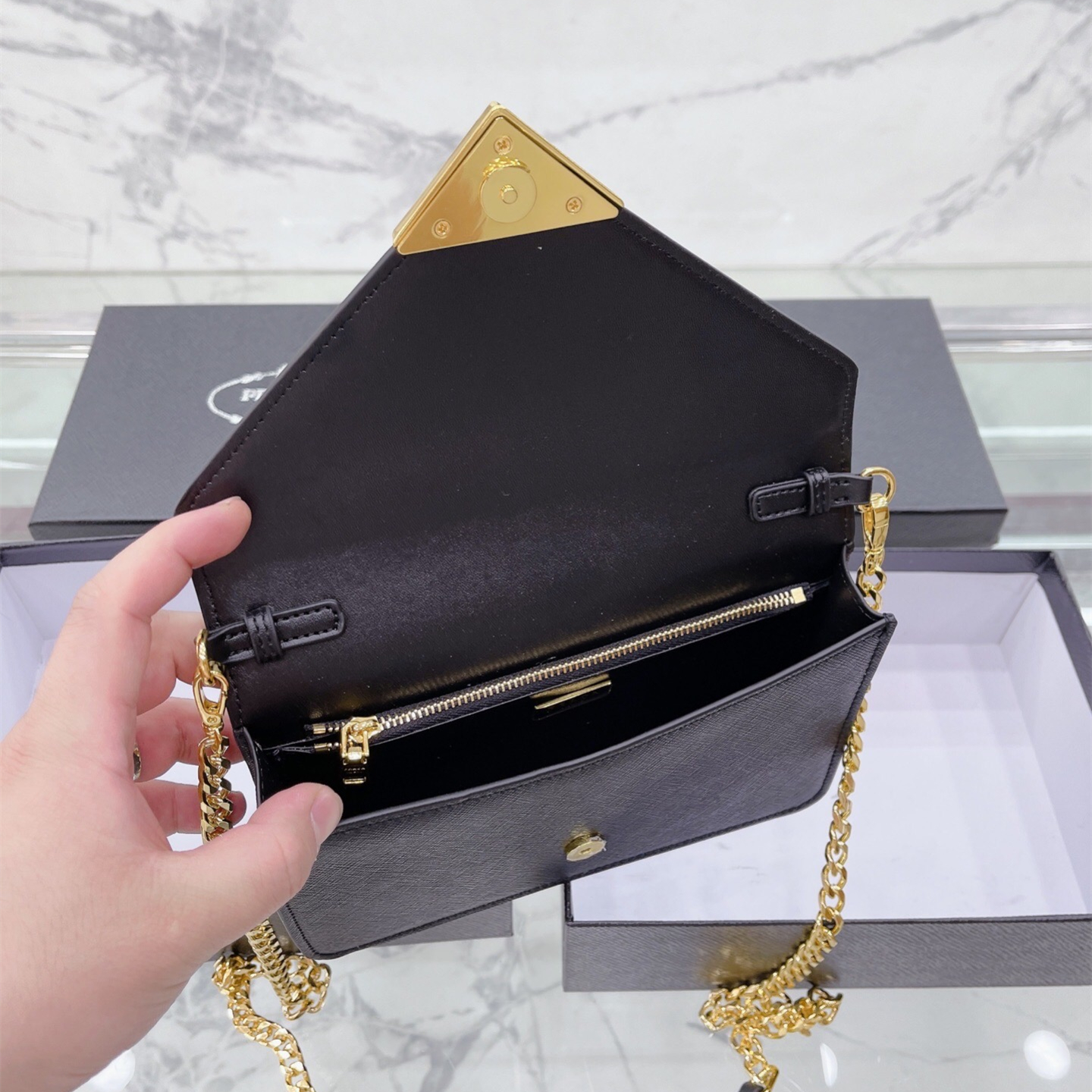 Saffiano Bag Size:22 *15cm