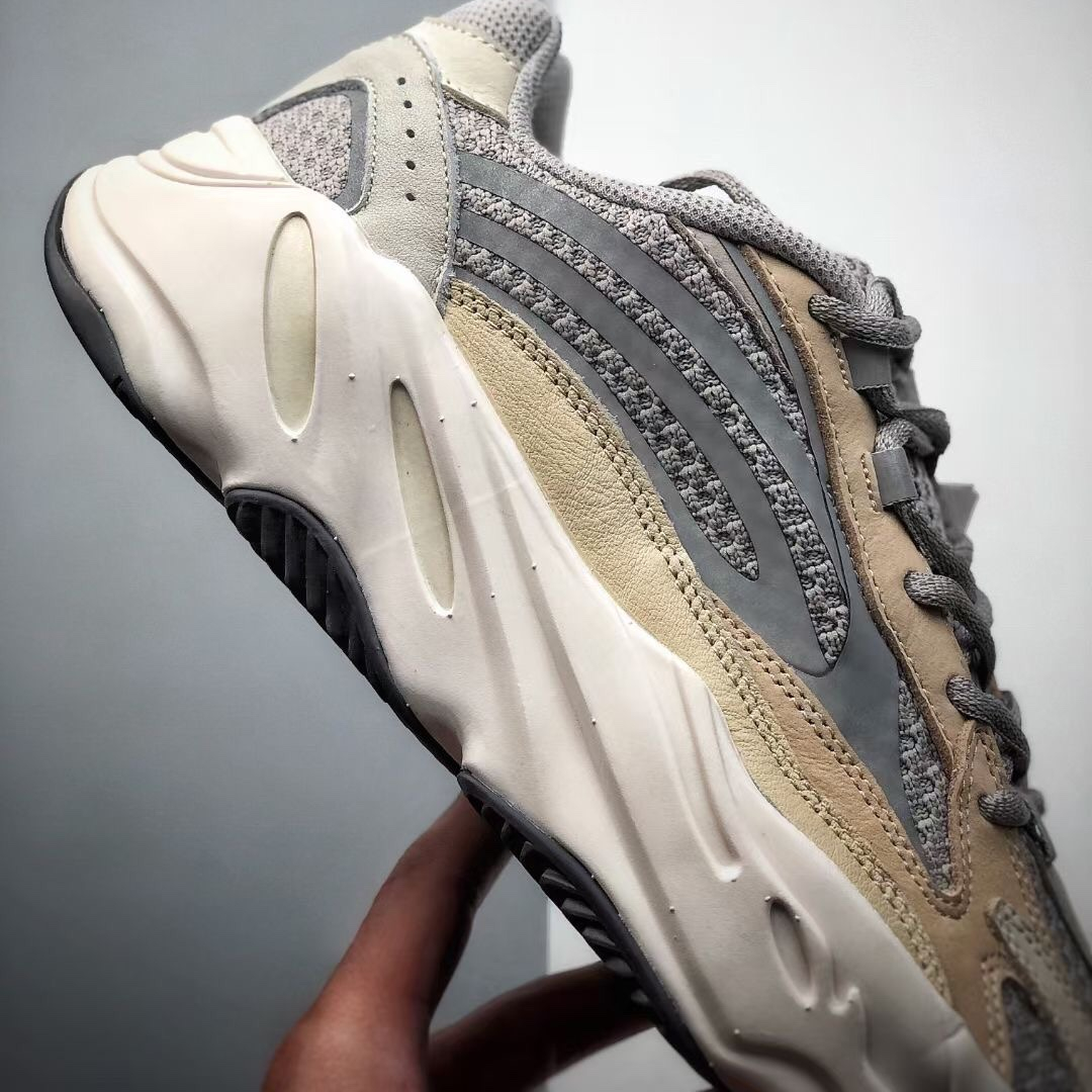 Yeezy Boost 700V2 EU36-EU47 / US3.5-US12
