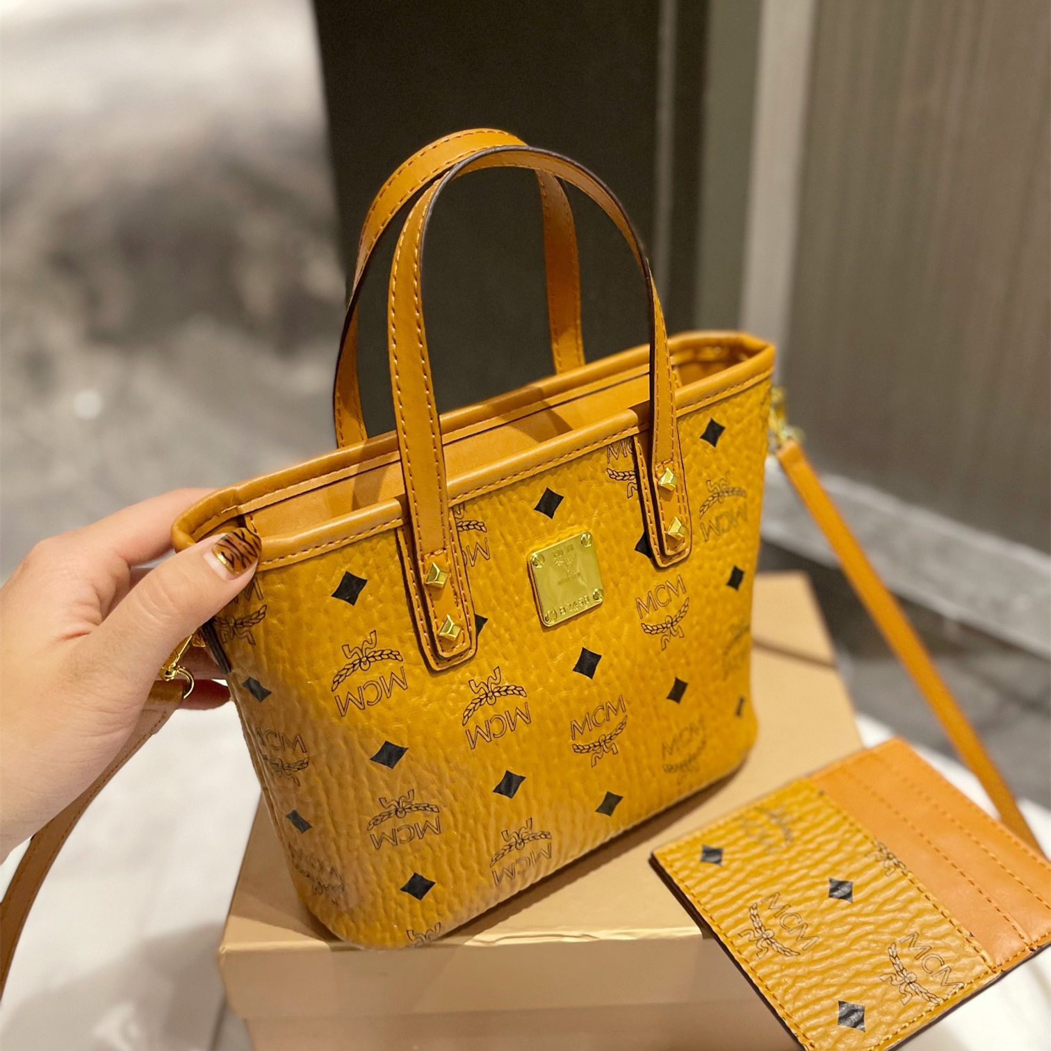 Bags 1:1 Size:20*19cm