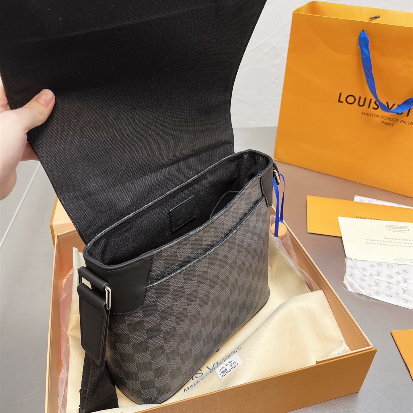 district Bags size:25cm