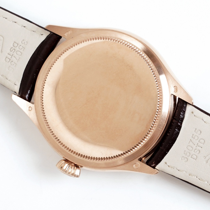 EW Cellini Log 39 diameter 39 mm, thickness 12.5 mm.