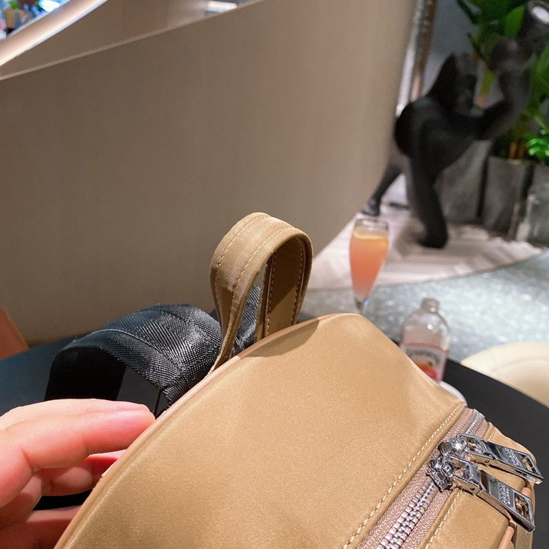 New Fashion Shoulder Backpack Practical and Comfortable Commuter Bag Size 28 * 10 * 34cm