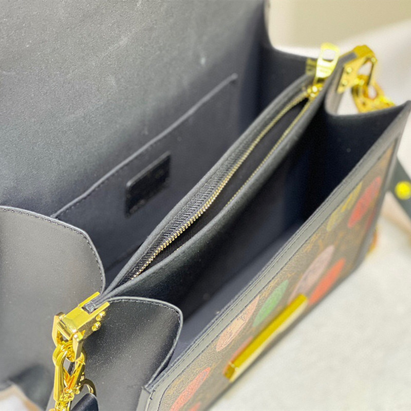 Dauphine Cameo Medium Bag Size 25*17*10.5 cm