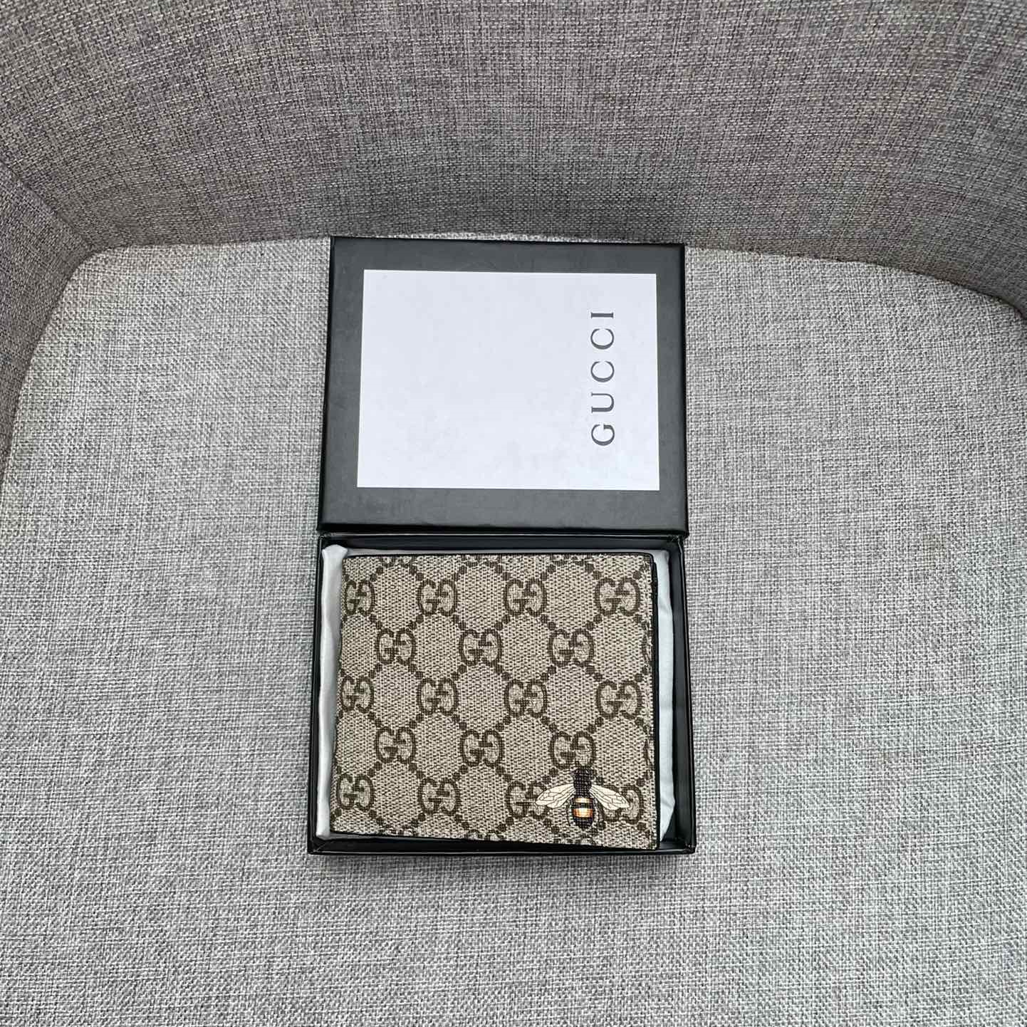 Wallets 2 colors SIZE:11*10*1.5CM