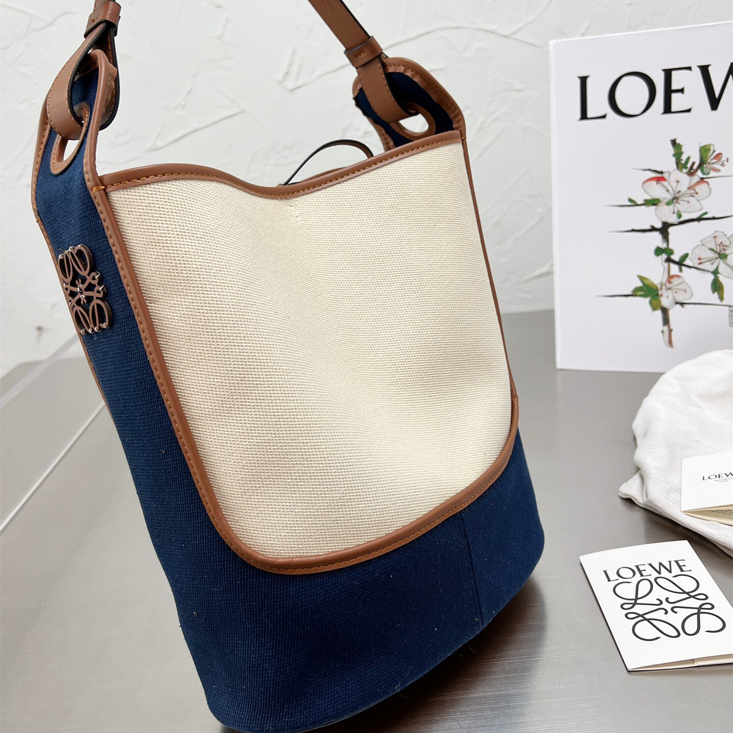 Hobo Anagram Bag Size：30*27CM