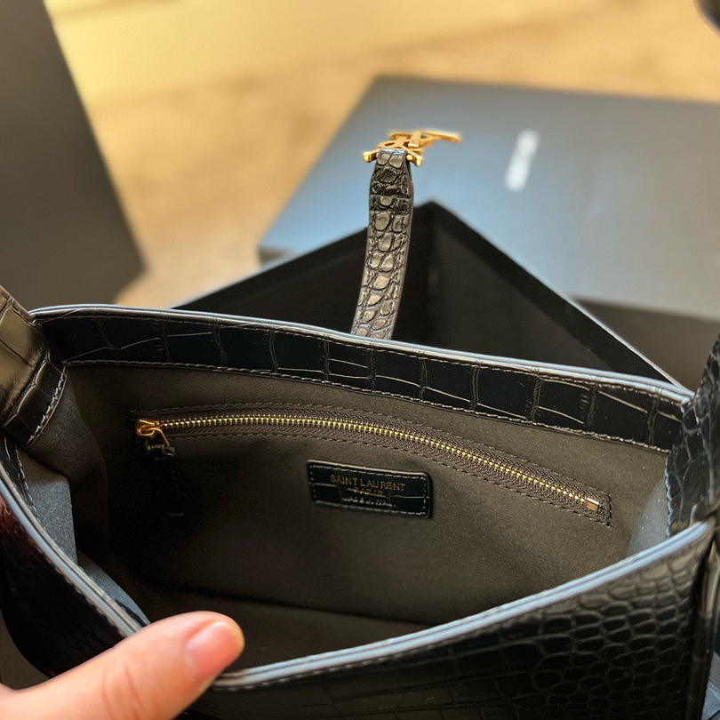 Le 5a7 Size:24×16×6cm