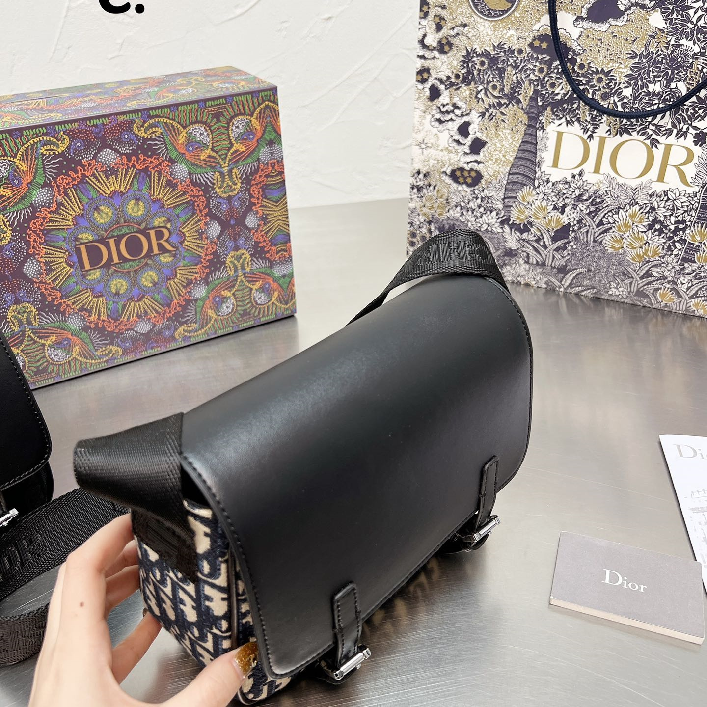 2022 New MESSENGER Oblique bag size:22*18cm