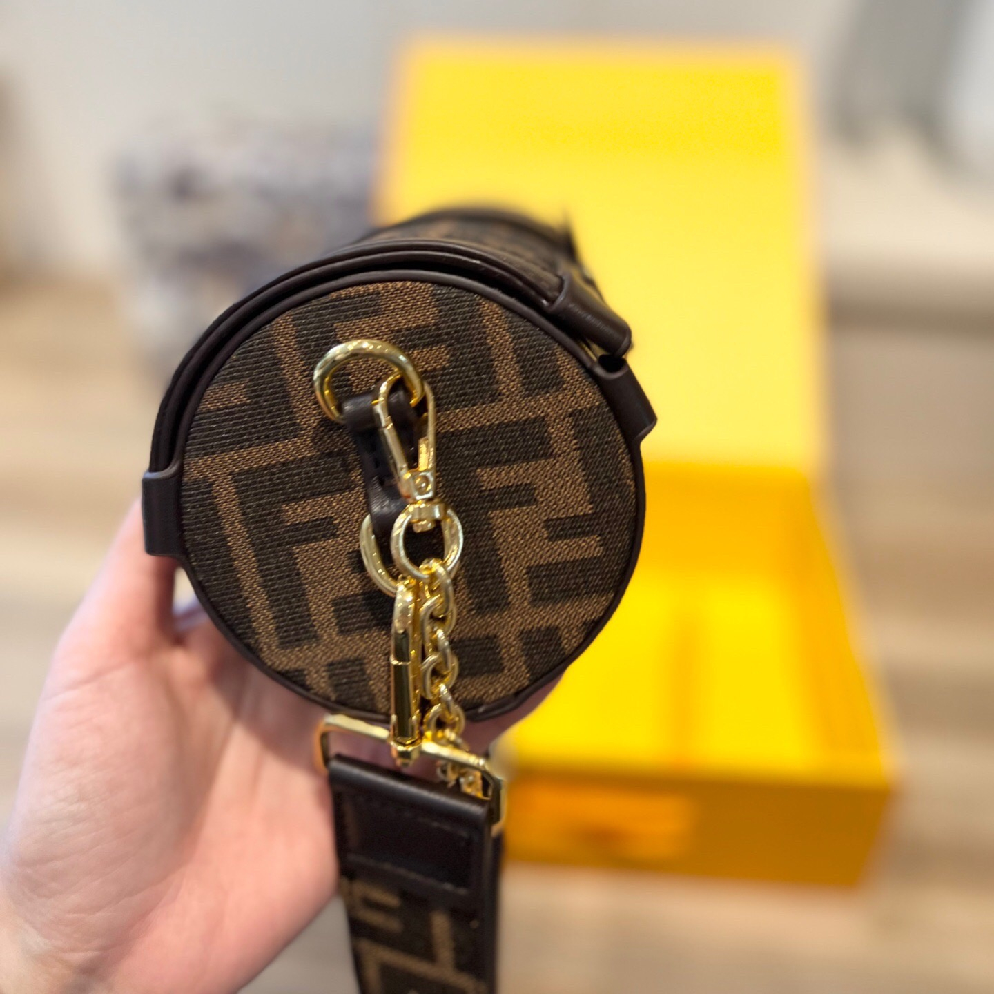 Bags size:20*10*10cm