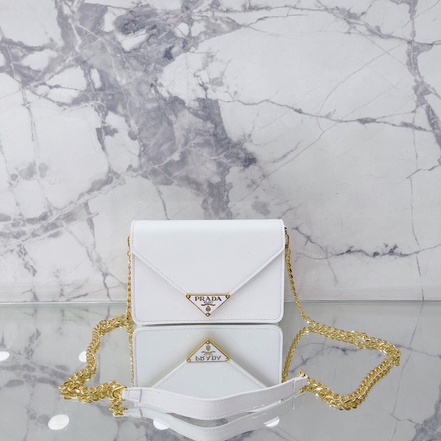 Saffiano Bag Size:22 *15cm