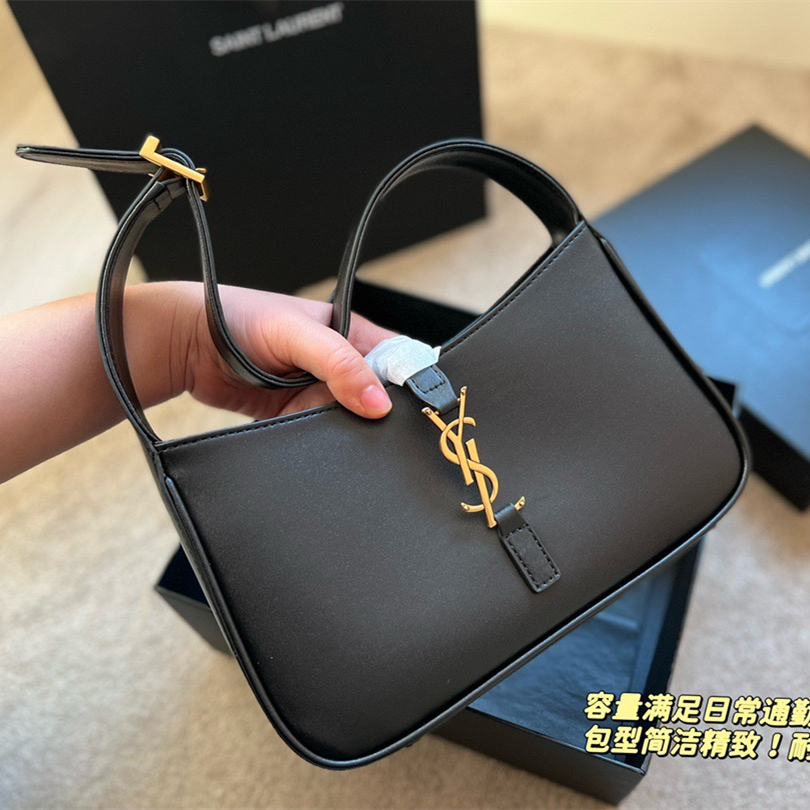 Le 5a7 Size:24×16×6cm