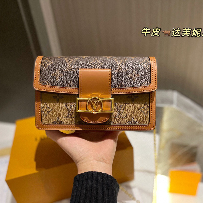 Monogram Dauphine Bag size:18.5*12cm