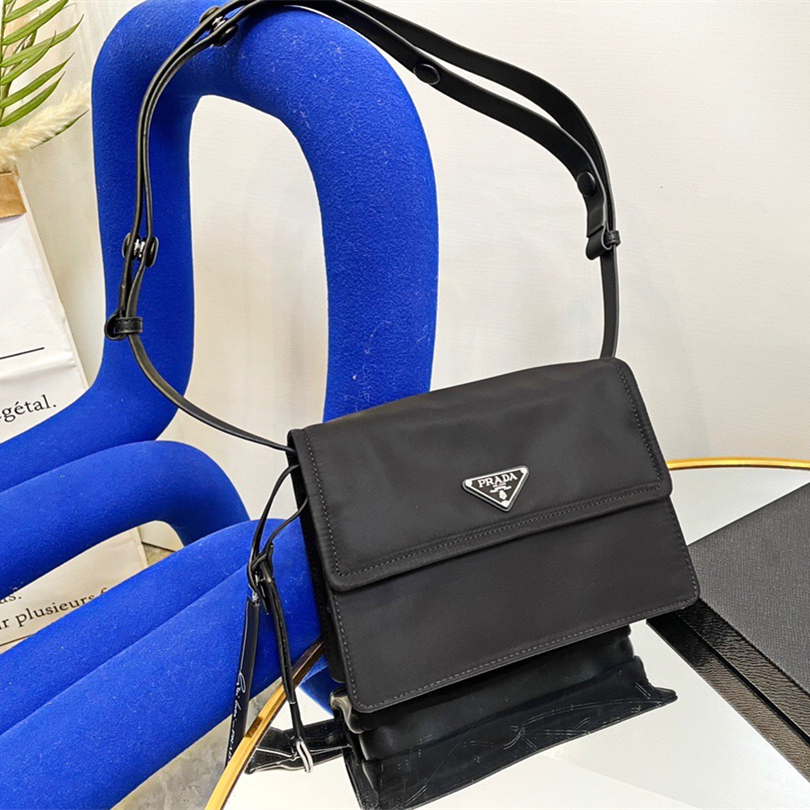 Cini Bag size:23*16cm