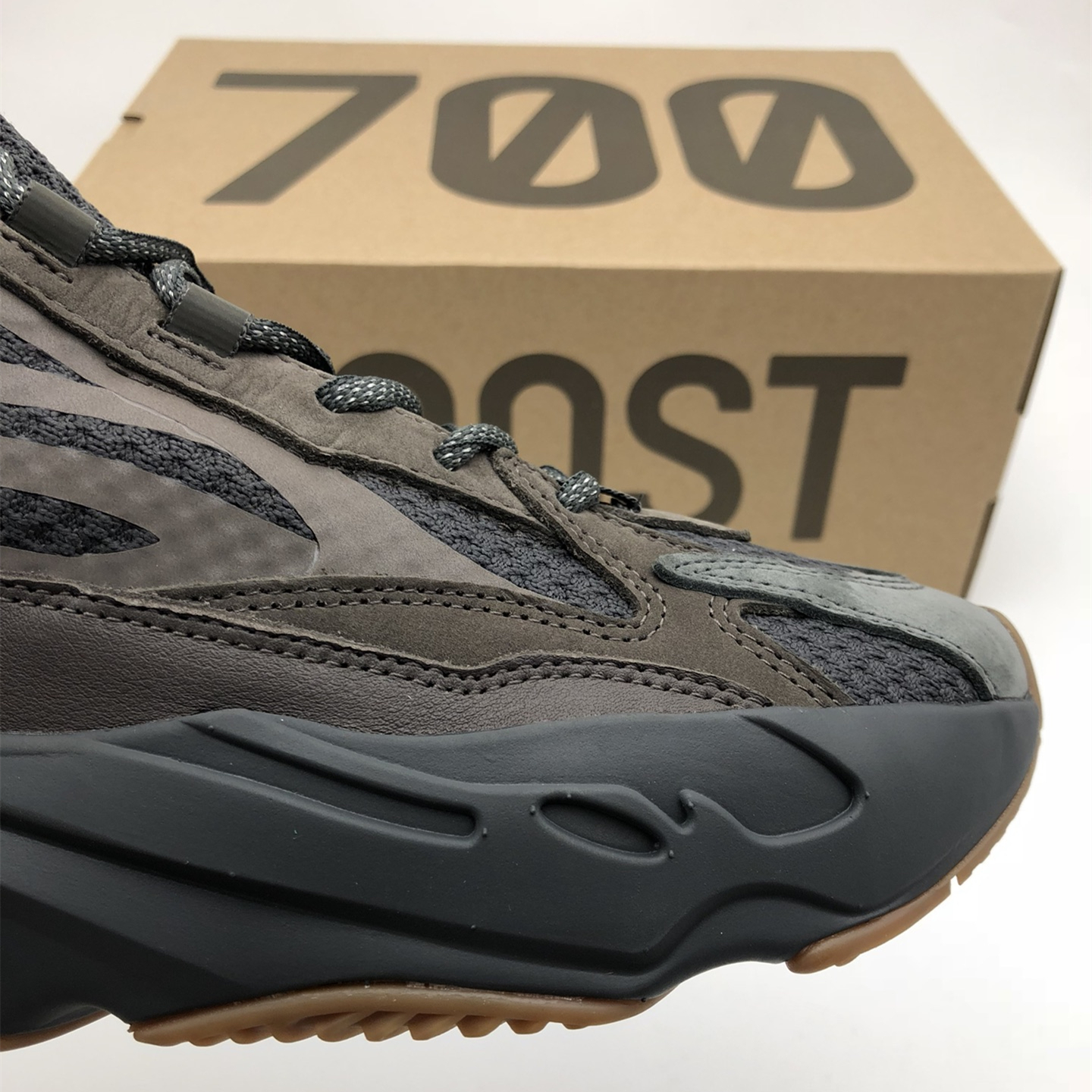 Yeezy Boost 700V2 EU36-EU47 / US3.5-US12